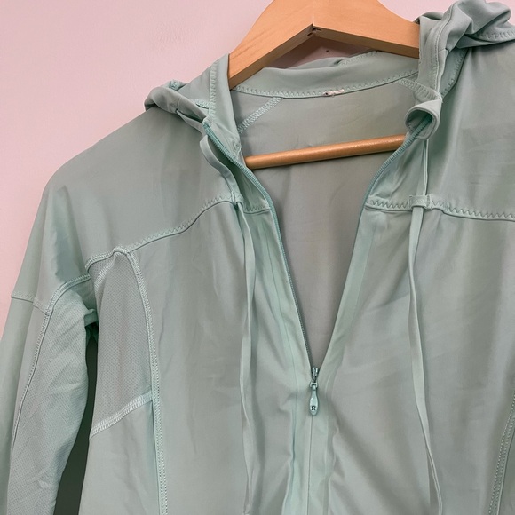 Lululemon Runbeam Mint Athletic Hoodie Size 2 - Picture 7 of 9
